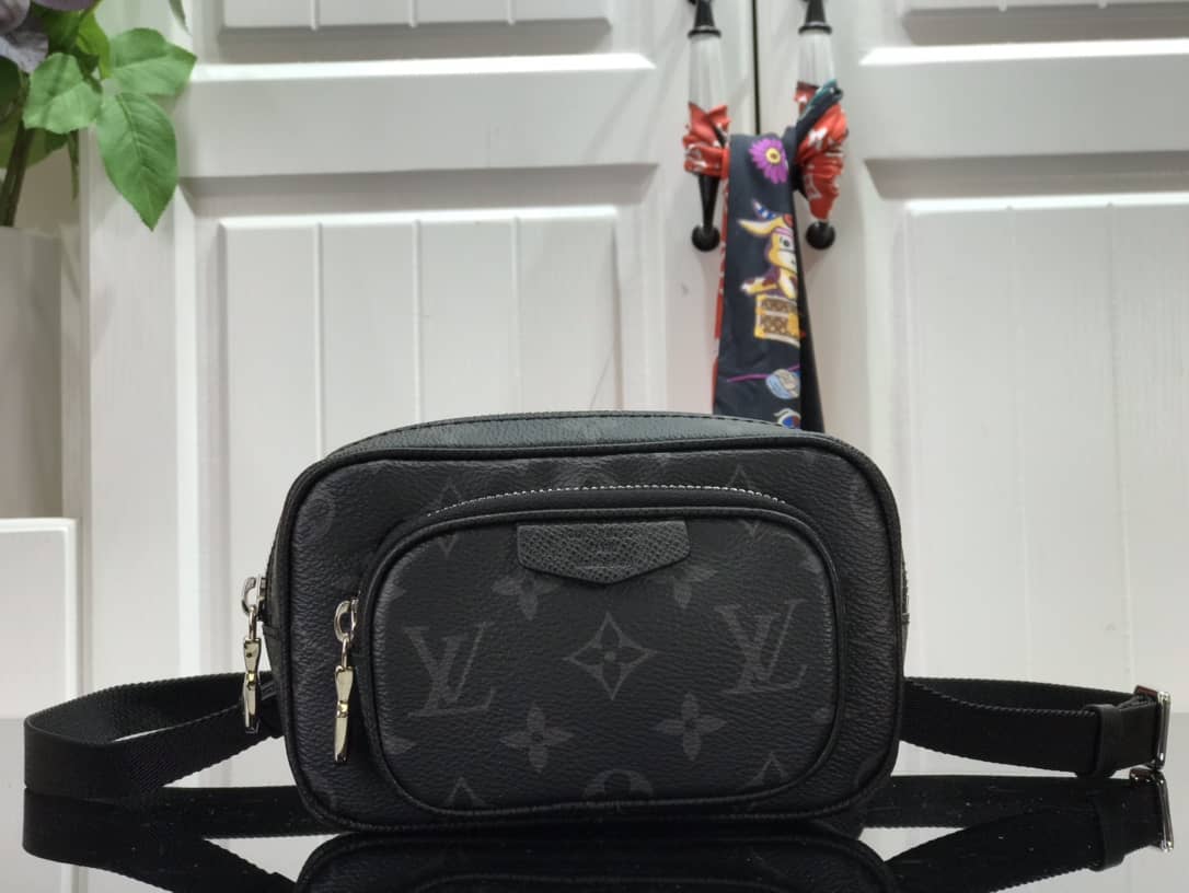 Best Replica Louis Vuitton Outdoor Replica Pochette Monogram Eclipse Black M30755 - Colareps