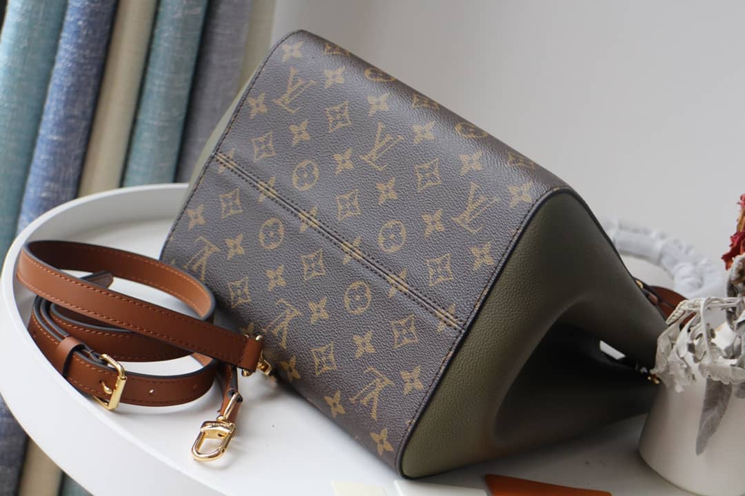 Best Replica Louis Vuitton Monogram Fold MM 2way Tote Replica White M45409 - Colareps