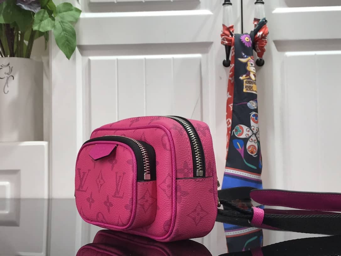 Best Replica Louis Vuitton Outdoor Replica Pochette Monogram Eclipse Pink M30755 - Colareps