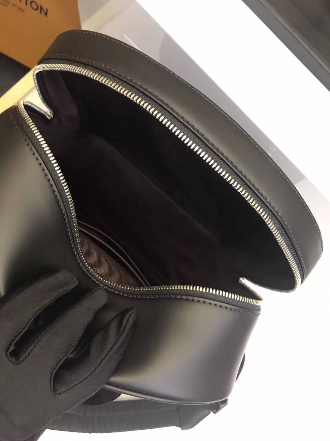 L0vis Vvtt0n Monogram Mens Josh Macaca Replica Rucksack M41530