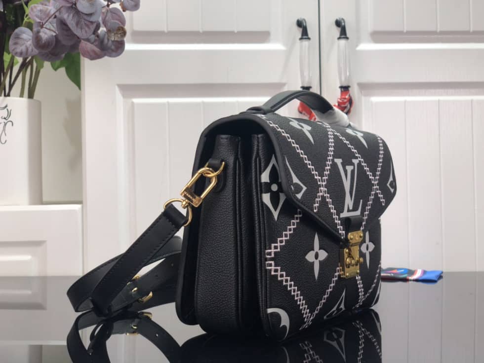 Best Replica Louis Vuitton Embroidered Pochette Metis M46028 Replica Shoulder Bag - Colareps