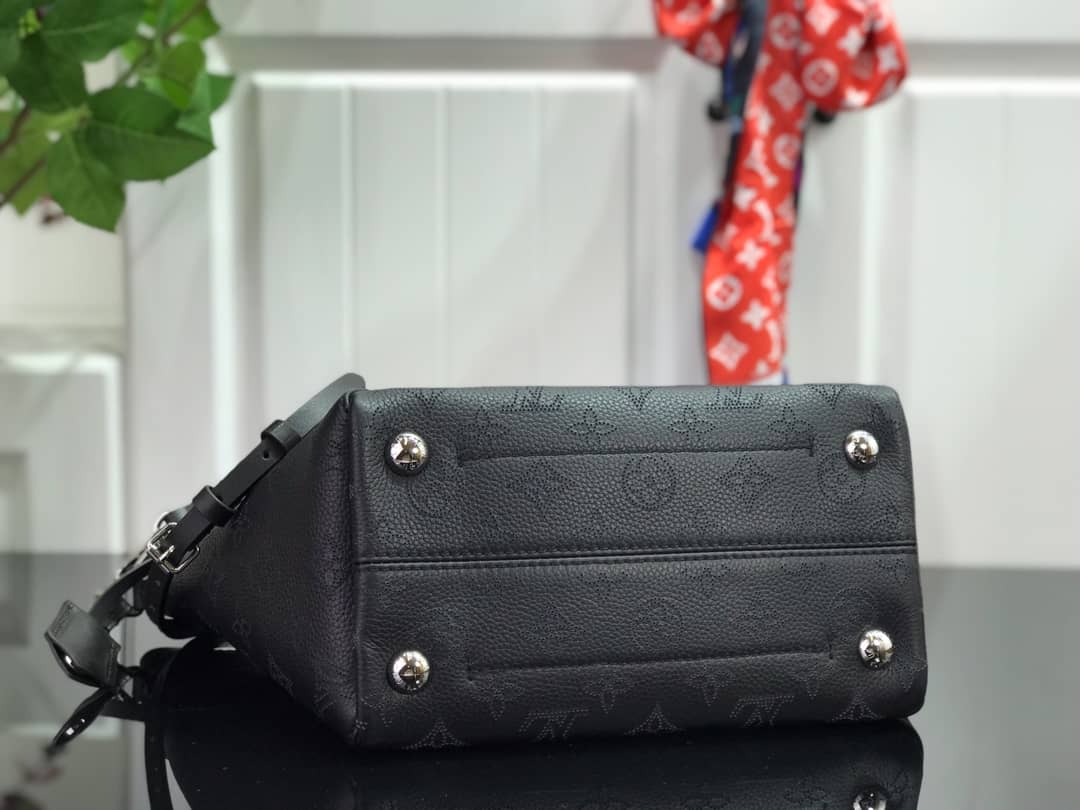 Best Replica Louis Vuitton Mahina Hina PM Leather Tote Replica Black M54353 - Colareps