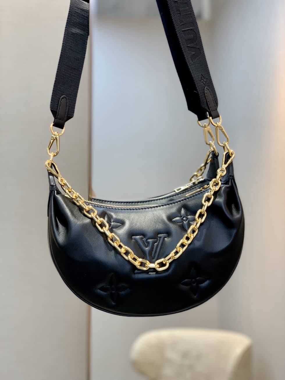 Best Replica Louis Vuitton Over The Moon Bubblegram Black M59799 Replica Hobo - Colareps