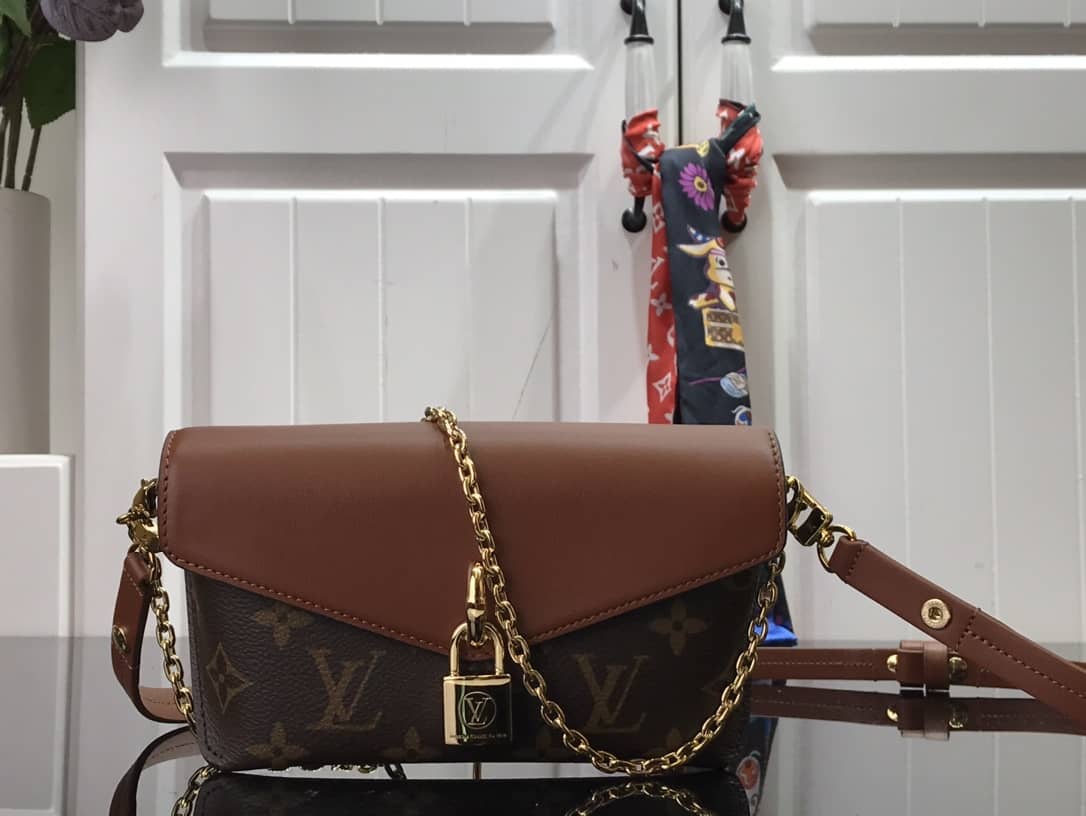Best Replica Louis Vuitton Padlock On Strap Monogram Replica Shoulder Bag Brown M80559 - Colareps