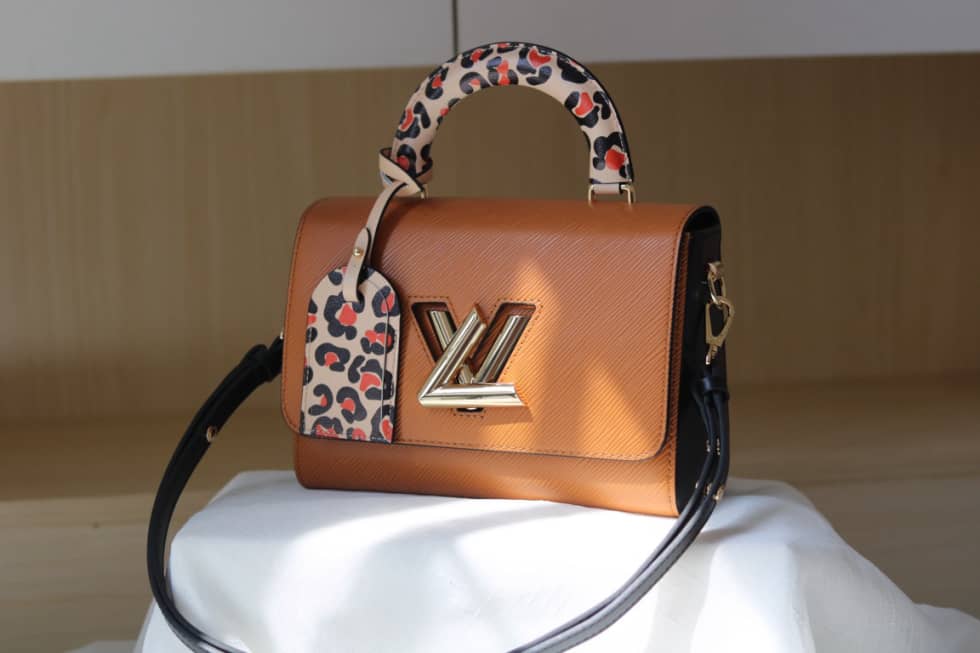 Best Replica Louis Vuitton Twist Leopard Handle Bag Epi Leather PM M50362 Replica Shoulder Bag - Colareps