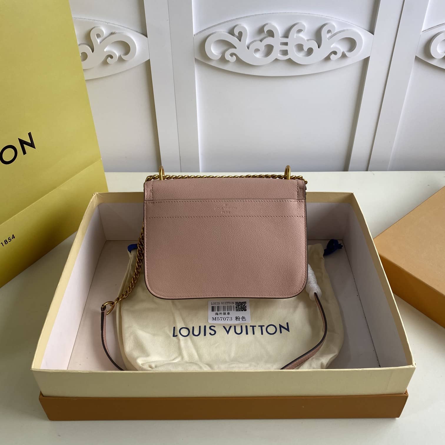 Best Replica Louis Vuitton Lockme Chain PM Replica Bag Pink M57073 - Colareps