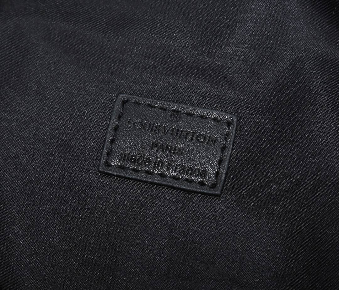 Best Replica LV Bum Bag Dupe Monogram Eclipse Discovery  M44336 - Colareps