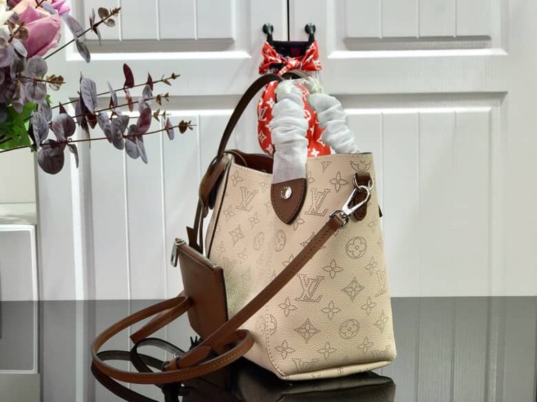 Best Replica Louis Vuitton Mahina Hina PM Leather Tote Replica Beige M54353 - Colareps