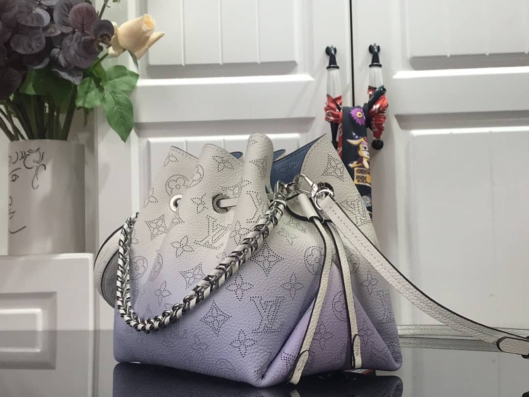 Best Replica Louis Vuitton Bella Mahina Magnolia Leather Replica Bag Blue M57068 - Colareps