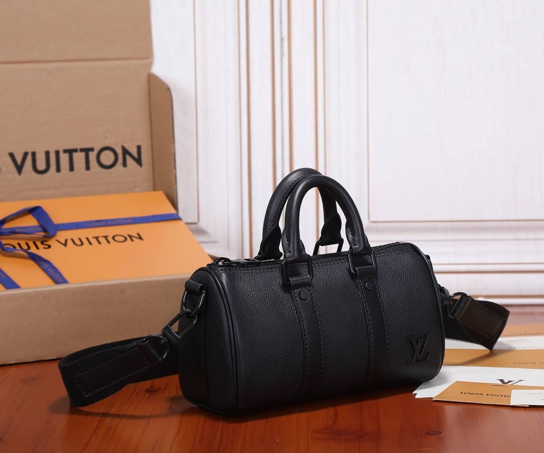 Best Replica Louis Vuitton Aerogram Keepall XS Noir M80950 Replica Shoulder Bag - Colareps