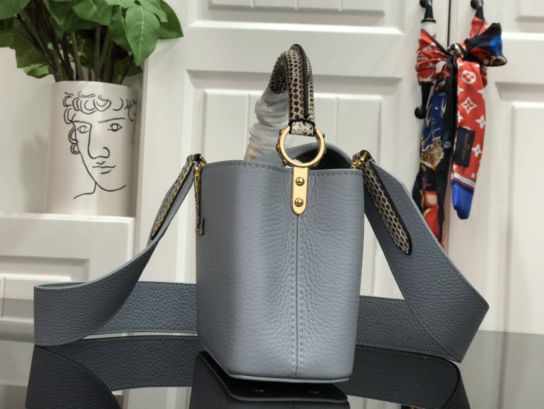 Best Replica Louis Vuitton Capucines MM Taurillon Leather Tote M94227 - Colareps