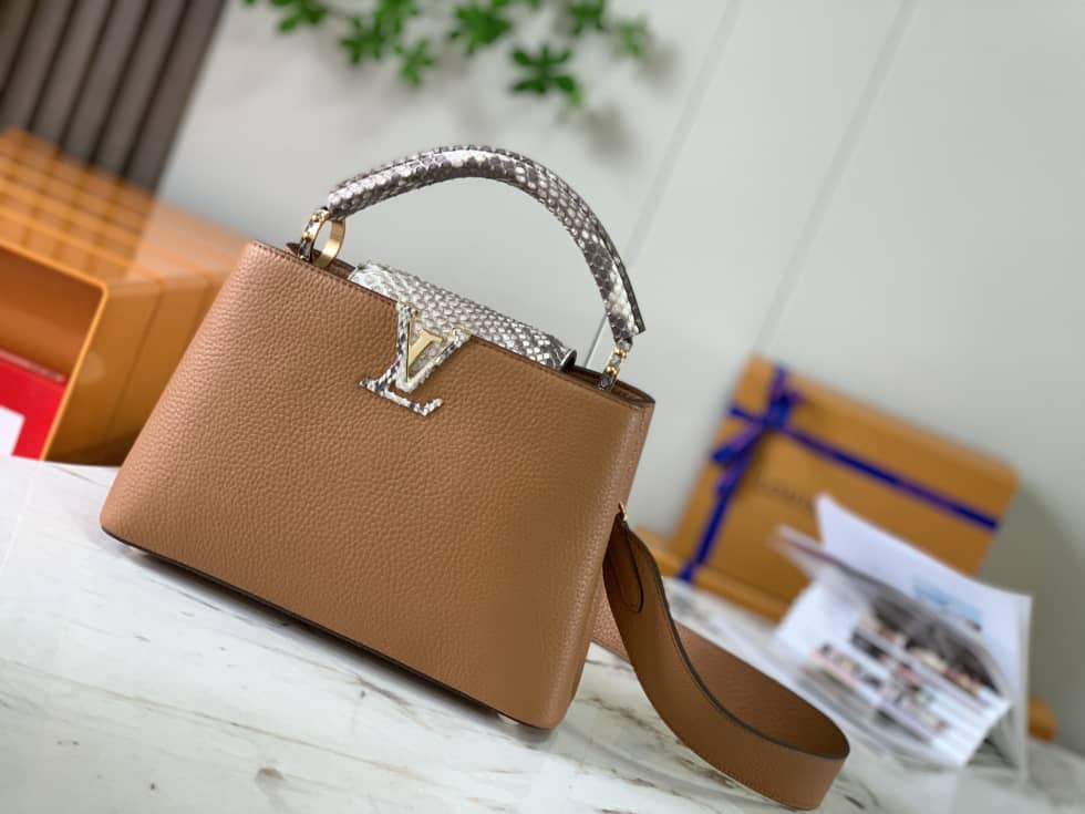 Best Replica Louis Vuitton Capucines BB N80741 Replica Shoulder Bag - Colareps