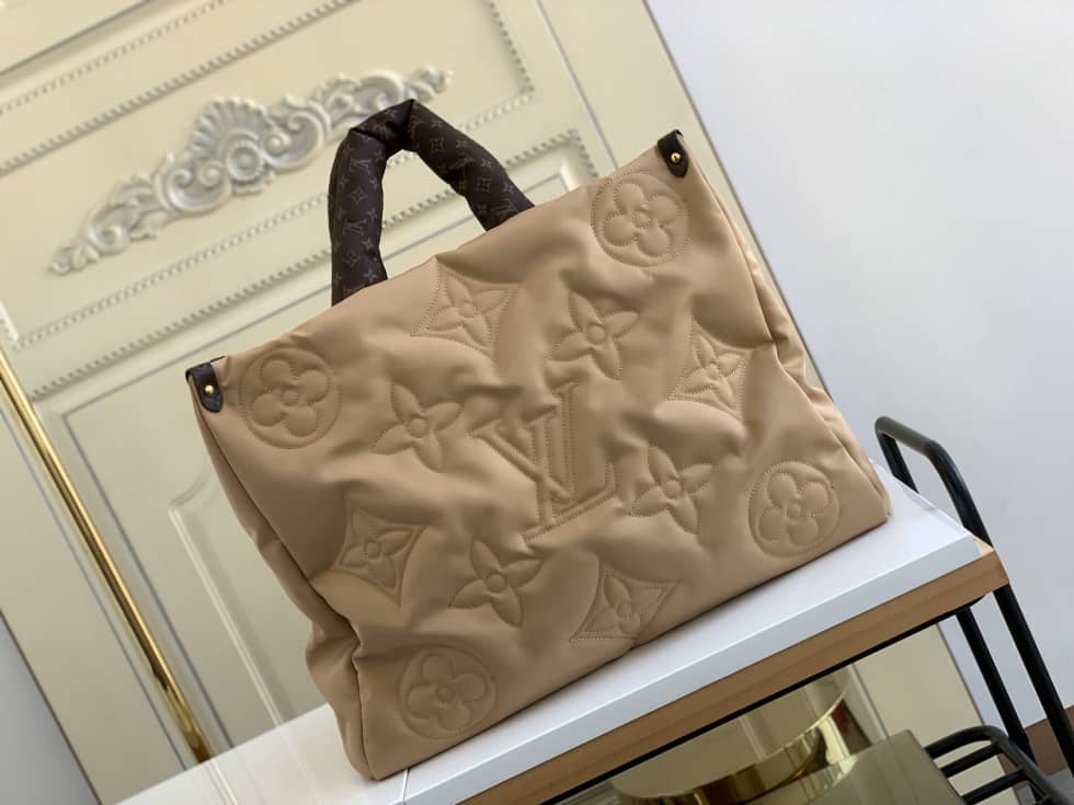 Best Replica Louis Vuitton Onthego GM Nylon Monogram Pilow Giant Beige M59007 Replica Tote - Colareps