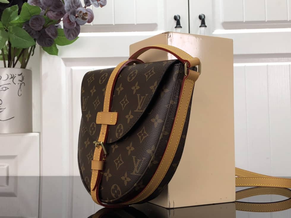 Best Replica Louis Vuitton Monogram Chantilly MM M51233 Replica Crossbody Bag - Colareps