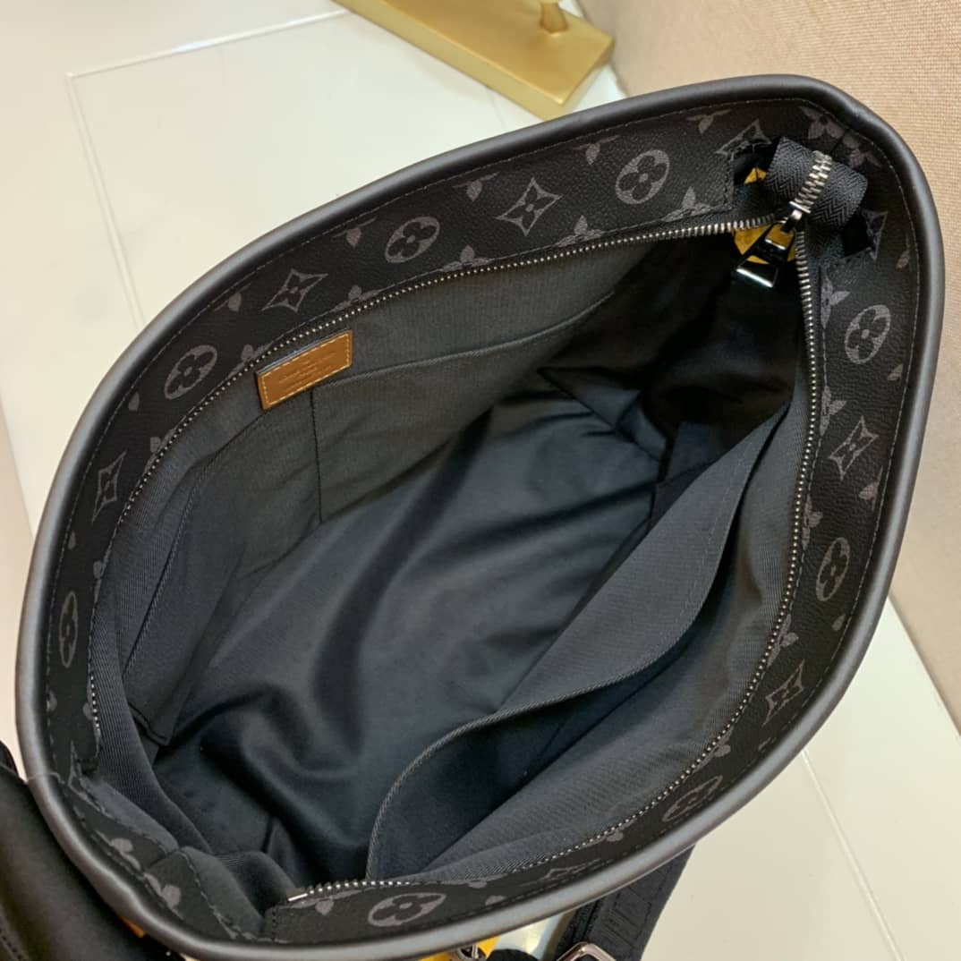 L0vis Vvtt0n Besace Zippée Monogram MM Replica Bag Black M45214