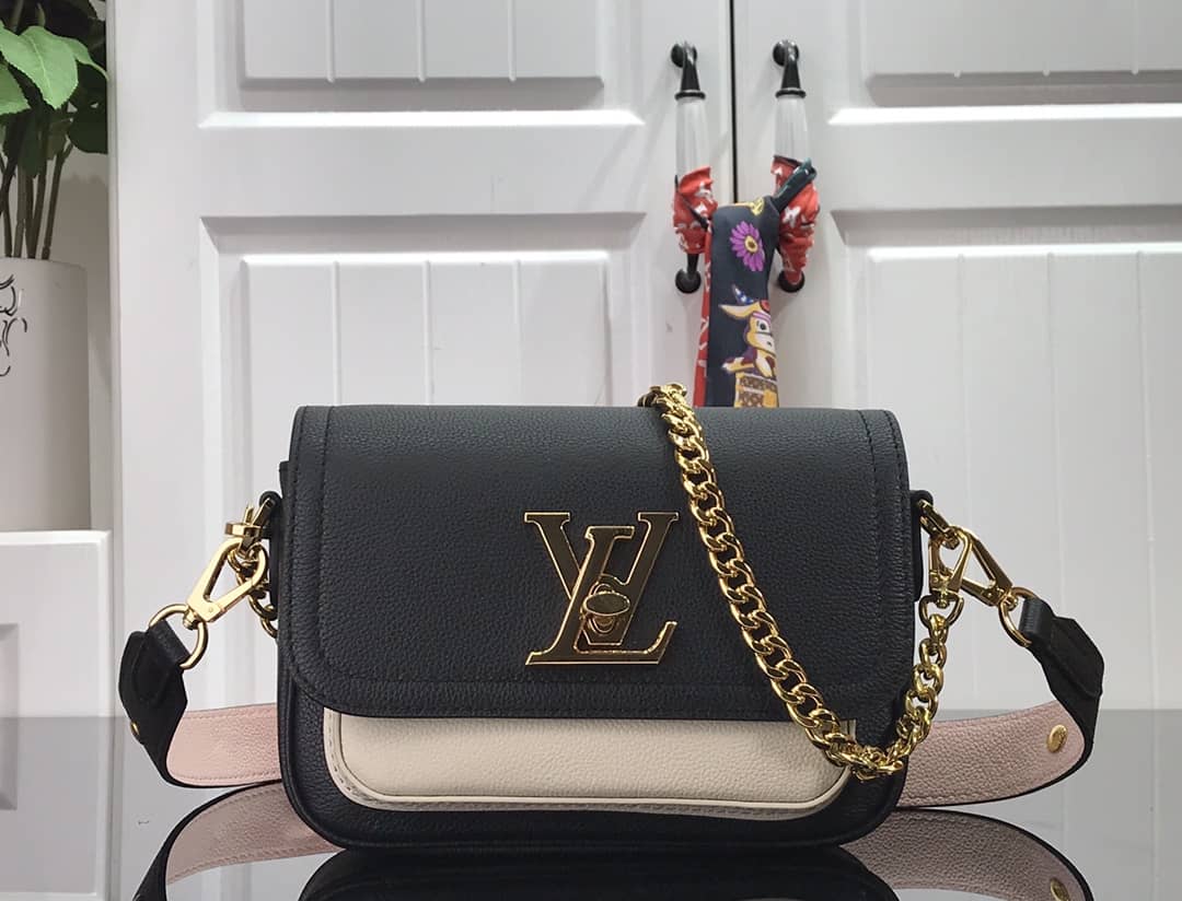 Best Replica Louis Vuitton Lockme Chain PM Replica Handbag Black M57073 - Colareps