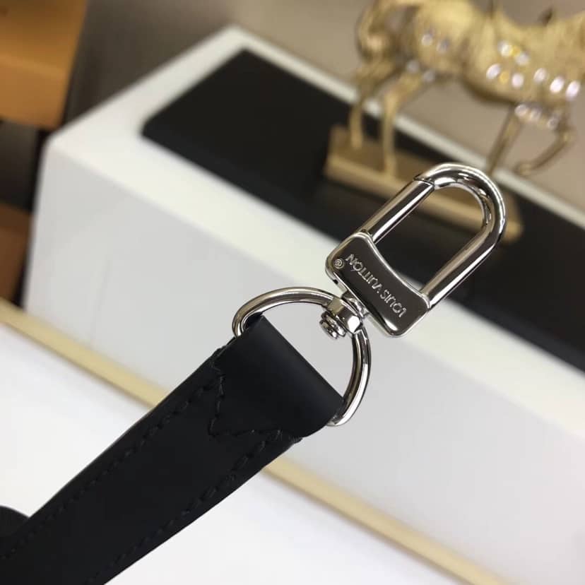 Best Replica Louis Vuitton Kasai Taiga Leather Canvas Replica Clutch Black M33409 - Colareps