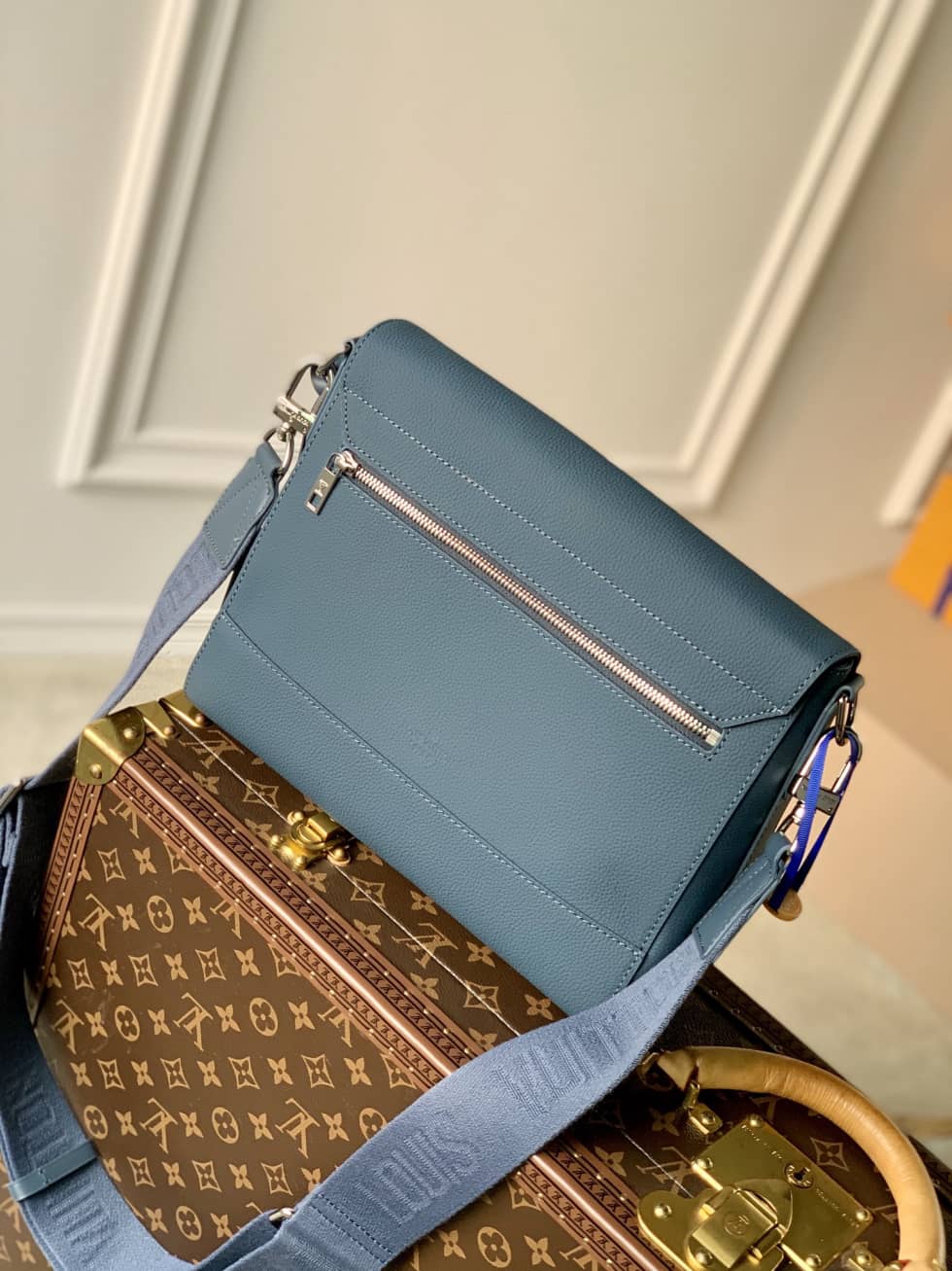Best Replica Louis Vuitton Aerogram Calfskin Blue M59327 Replica Messenger Bag - Colareps