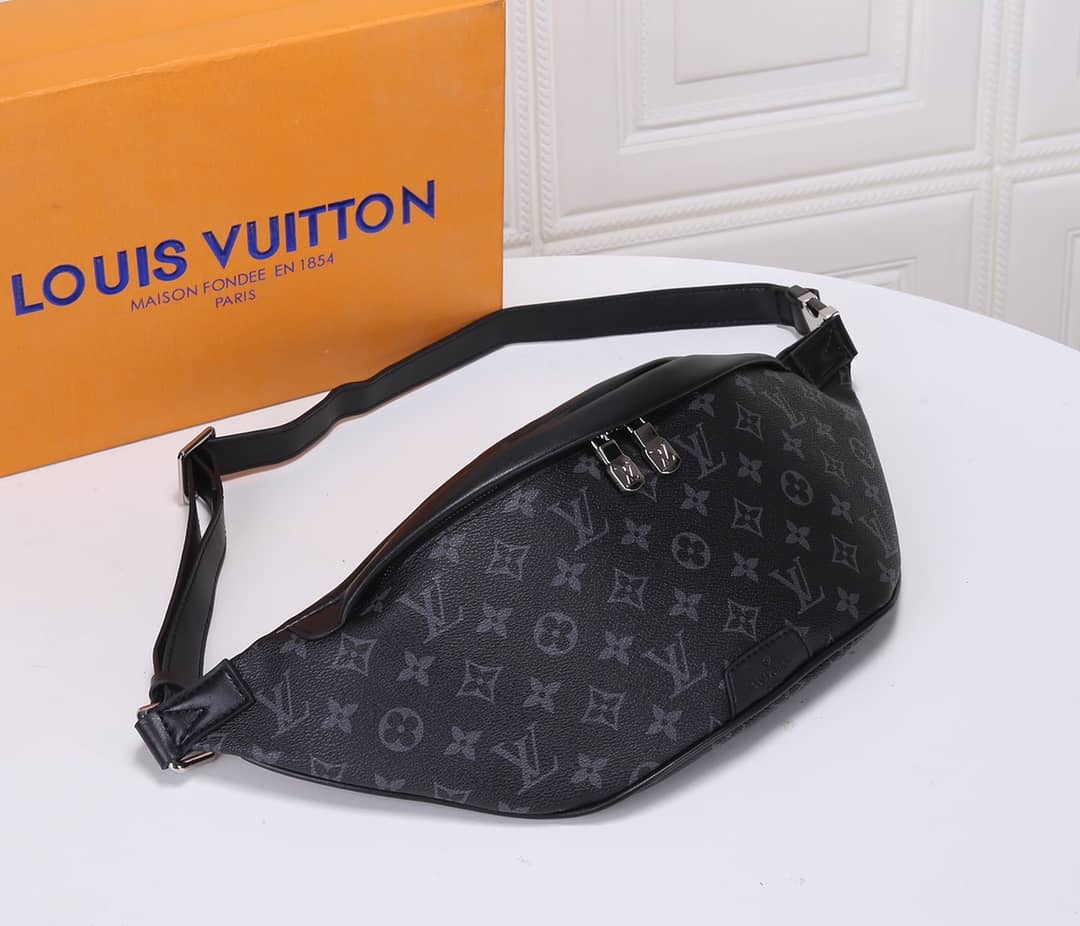 Best Replica Louis Vuitton Monogram Eclipse Discovery Replica Waist Bag Black M44336 - Colareps