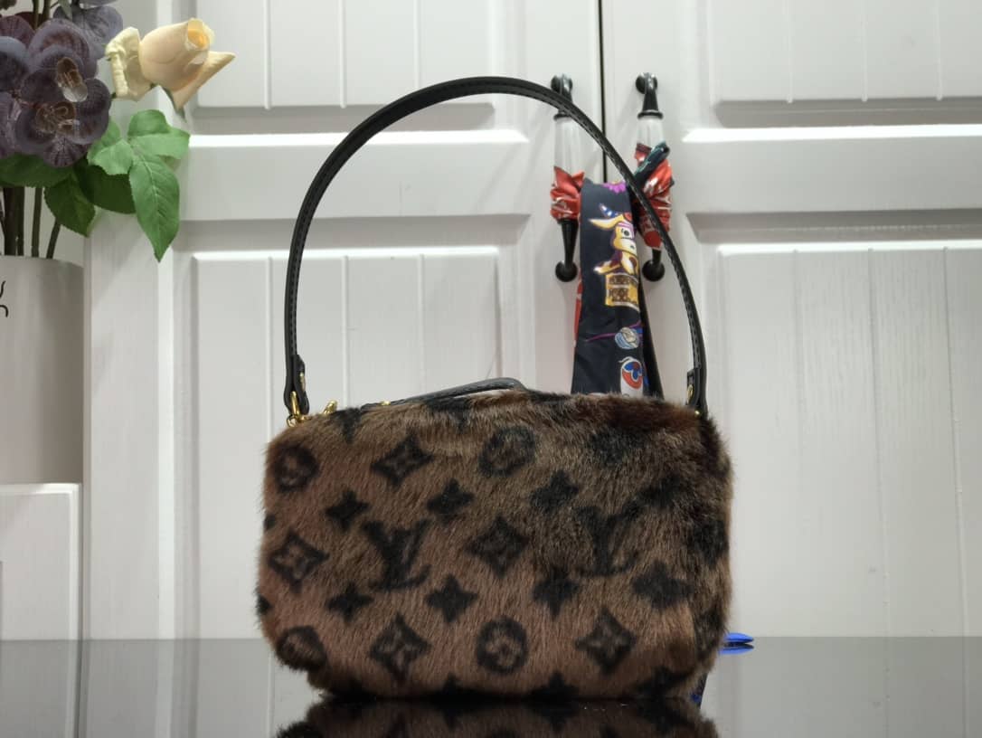 Best Replica Louis Vuitton Mink Monogram Vision Milla PM Replica Pochette - Colareps