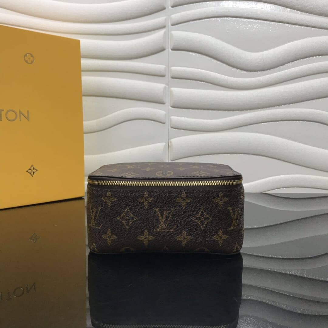 Best Replica Louis Vuitton Monogram Packing Cube MM Replica - Colareps