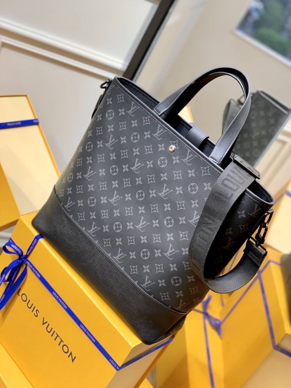 Best Replica LV Tote Dupe Monogram Eclipse Saumur M45914 Replica Tote - Colareps