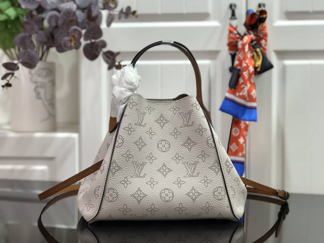 Best Replica Louis Vuitton Mahina Hina PM Leather Tote Replica White M54353 - Colareps