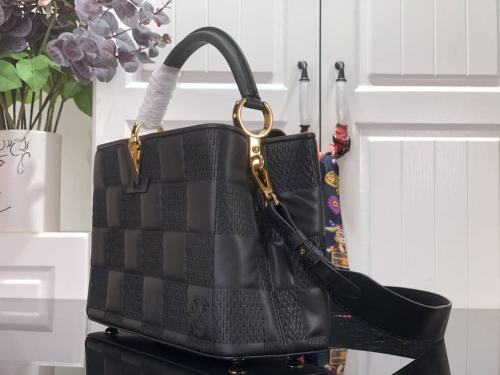 Best Replica Louis Vuitton Capucines MM Black M59225 Replica Shoulder Bag - Colareps