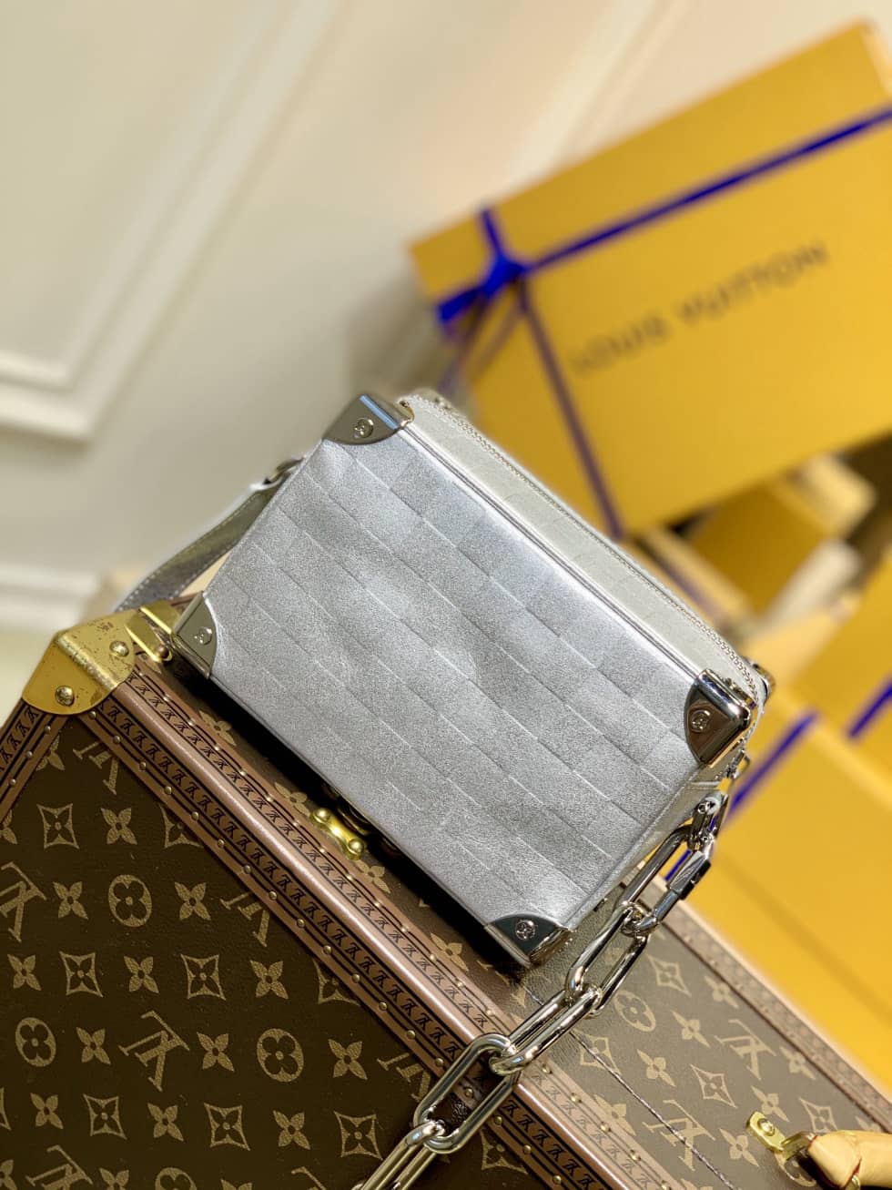 Best Replica Louis Vuitton Damier Mini Soft Trunk M59726 Replica Shoulder Bag - Colareps