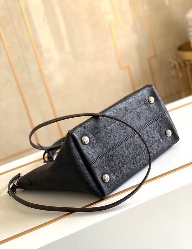 Best Replica Louis Vuitton Mahina Hina PM Leather Tote Replica Black M54353 - Colareps