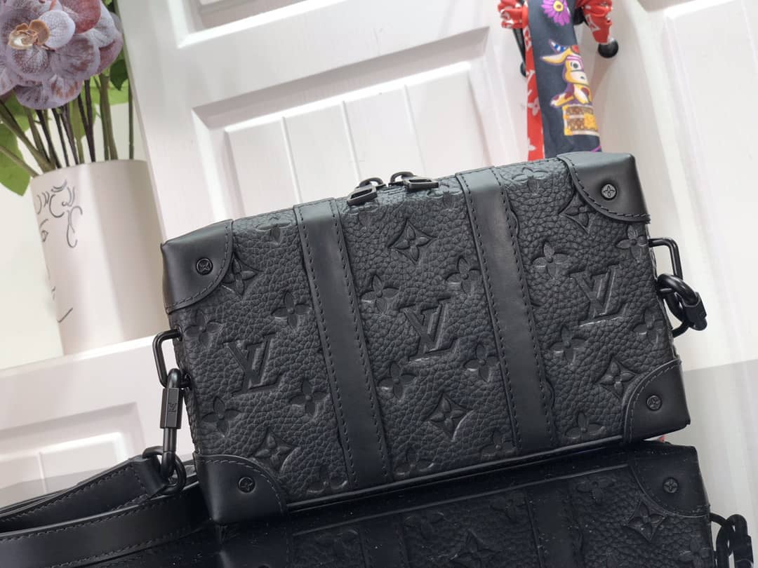 Best Replica Louis Vuitton Soft Trunk Replica Wallet Black M30697 - Colareps