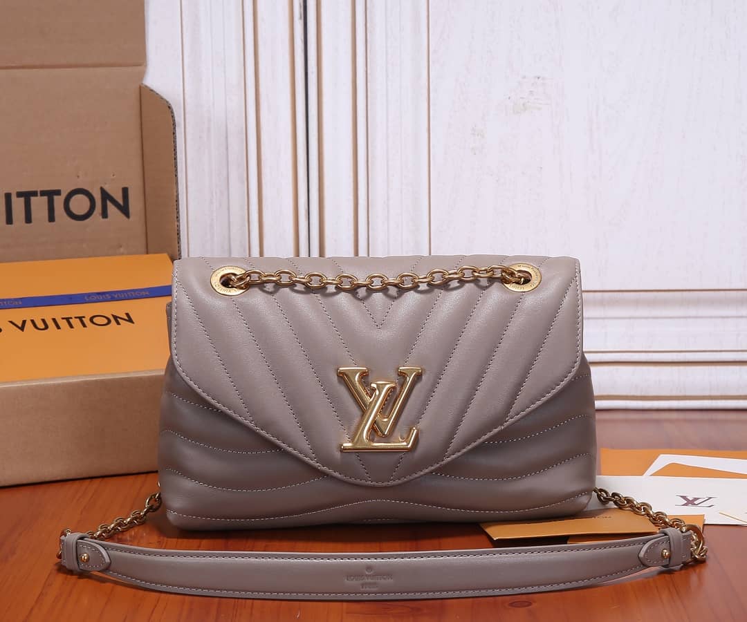 Best Replica Louis Vuitton New Wave Chain Leather Replica Shoulder Bag Purple M58550 - Colareps