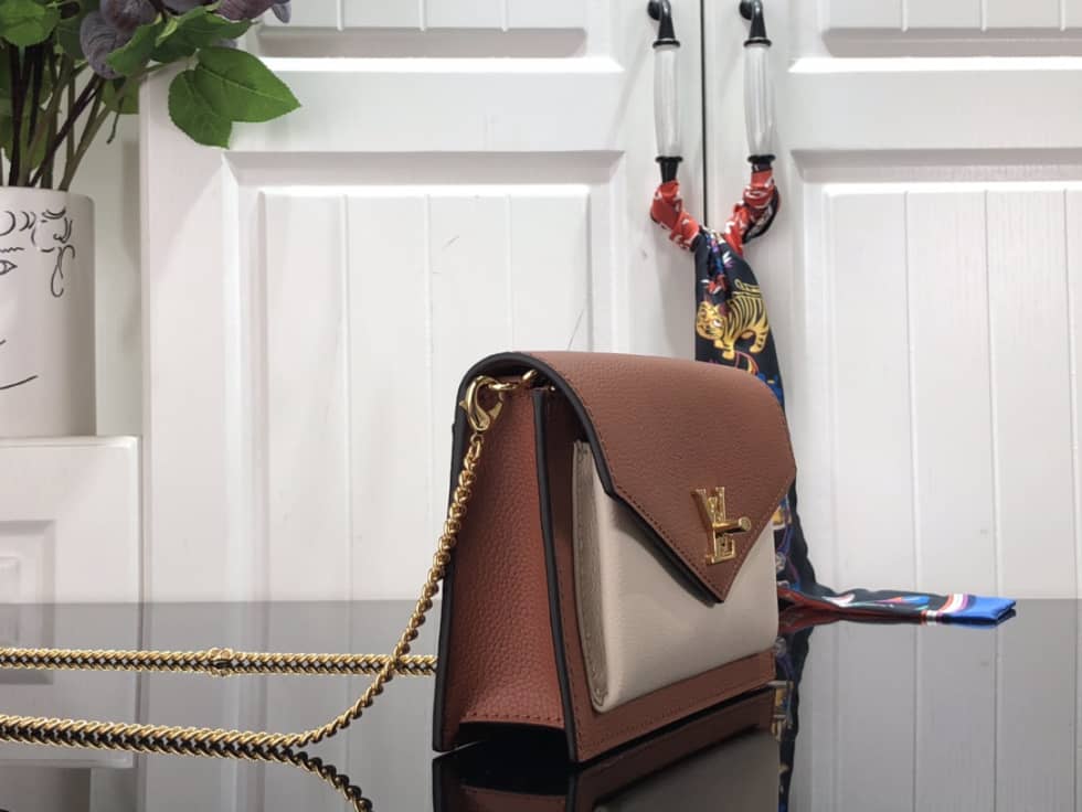Best Replica Louis Vuitton Mylockme Chain Pochette M63471 Replica Crossbody Bag - Colareps