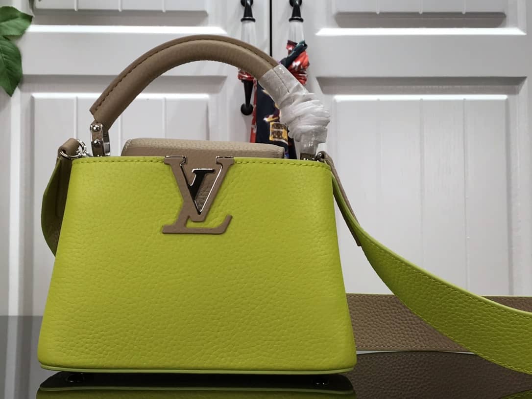 Best Replica Louis Vuitton Capucines Mini Taurillon Leather Replica Bag Green M57520 - Colareps
