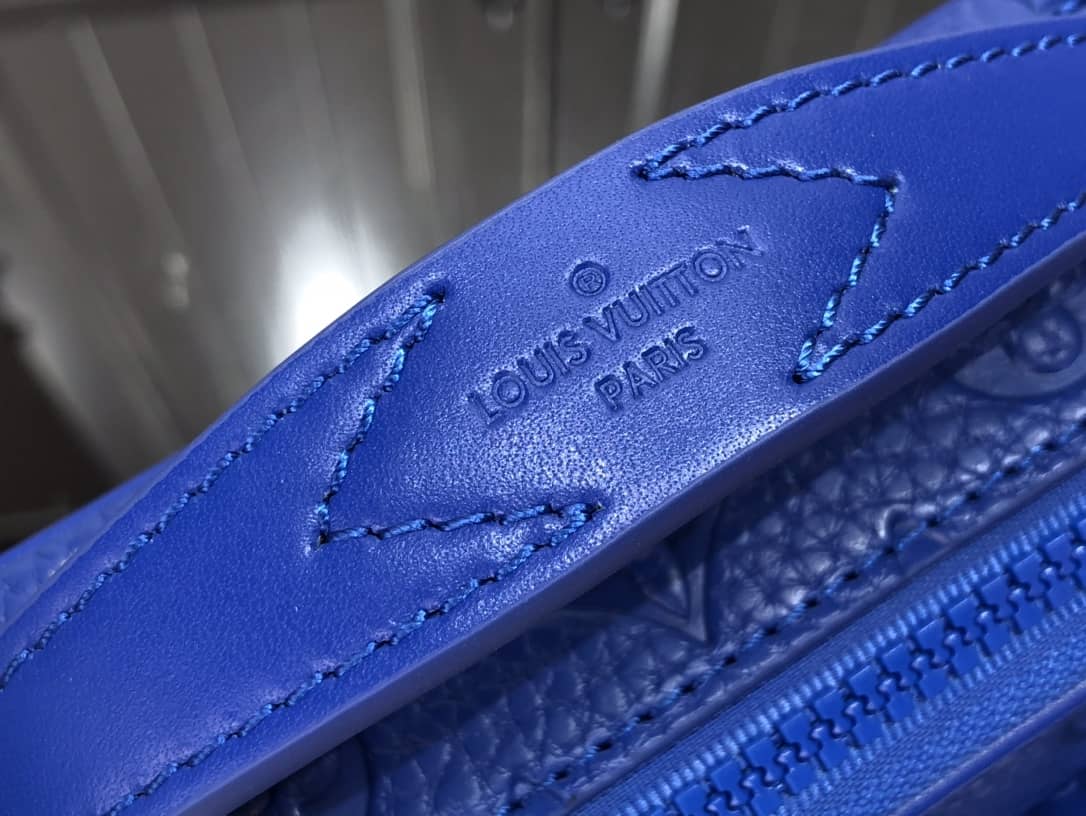 L0vis Vvtt0n S Lock Messenger Bag Replica Blue M58489