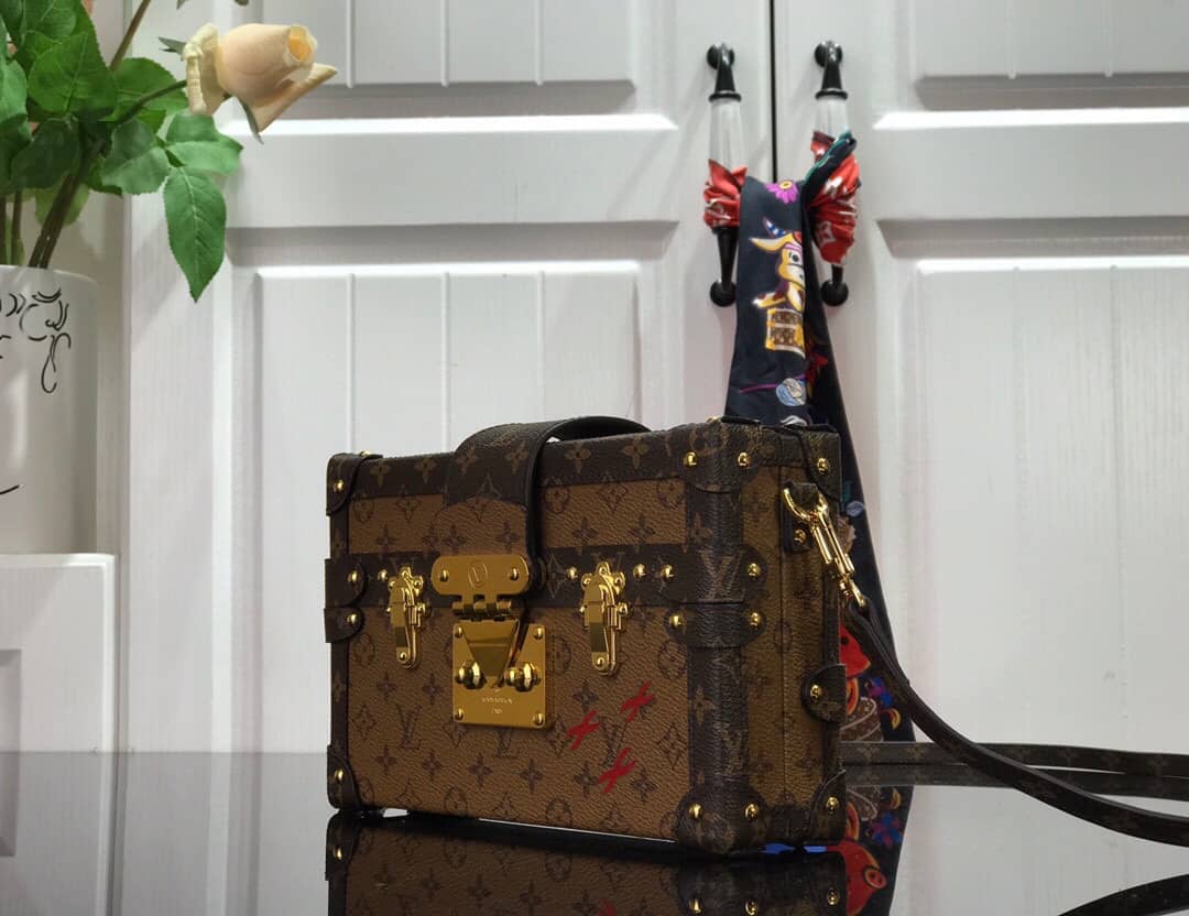 Best Replica Louis Vuitton Petite Malle Trunk M94219 Replica Shoulder Bag - Colareps