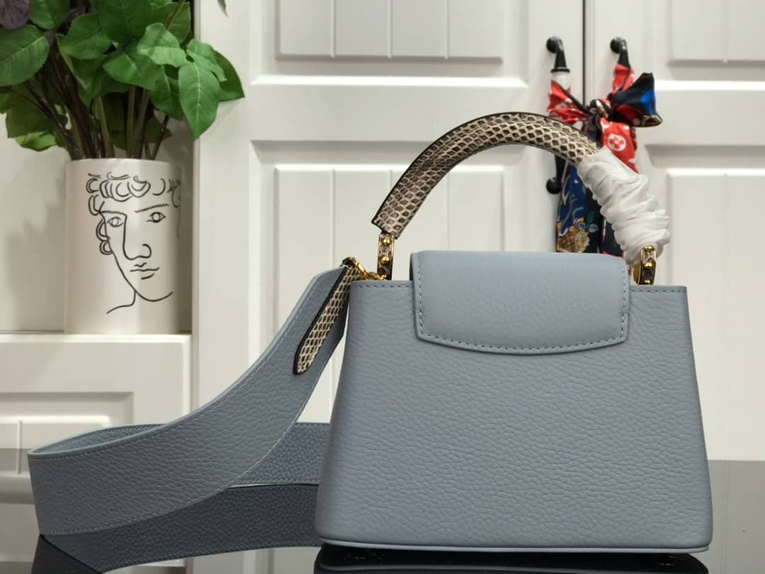 Best Replica Louis Vuitton Capucines MM Taurillon Leather Tote M94227 - Colareps