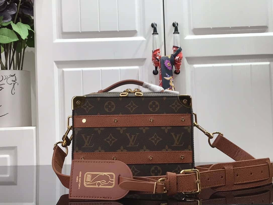 Best Replica Louis Vuitton x NBA Legacy Handle Trunk Monogram Replica Bag M45785 - Colareps
