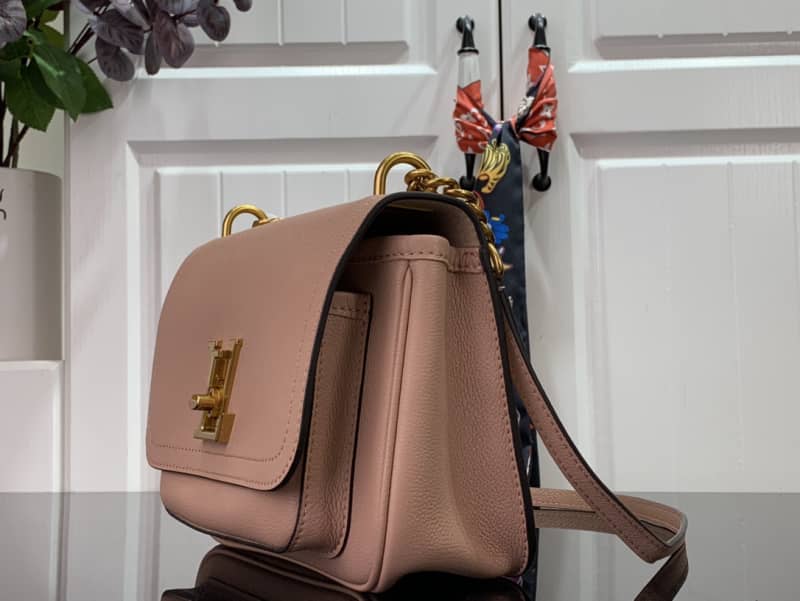 Best Replica Louis Vuitton Lockme Chain PM Replica Handbag Pink M57073 - Colareps