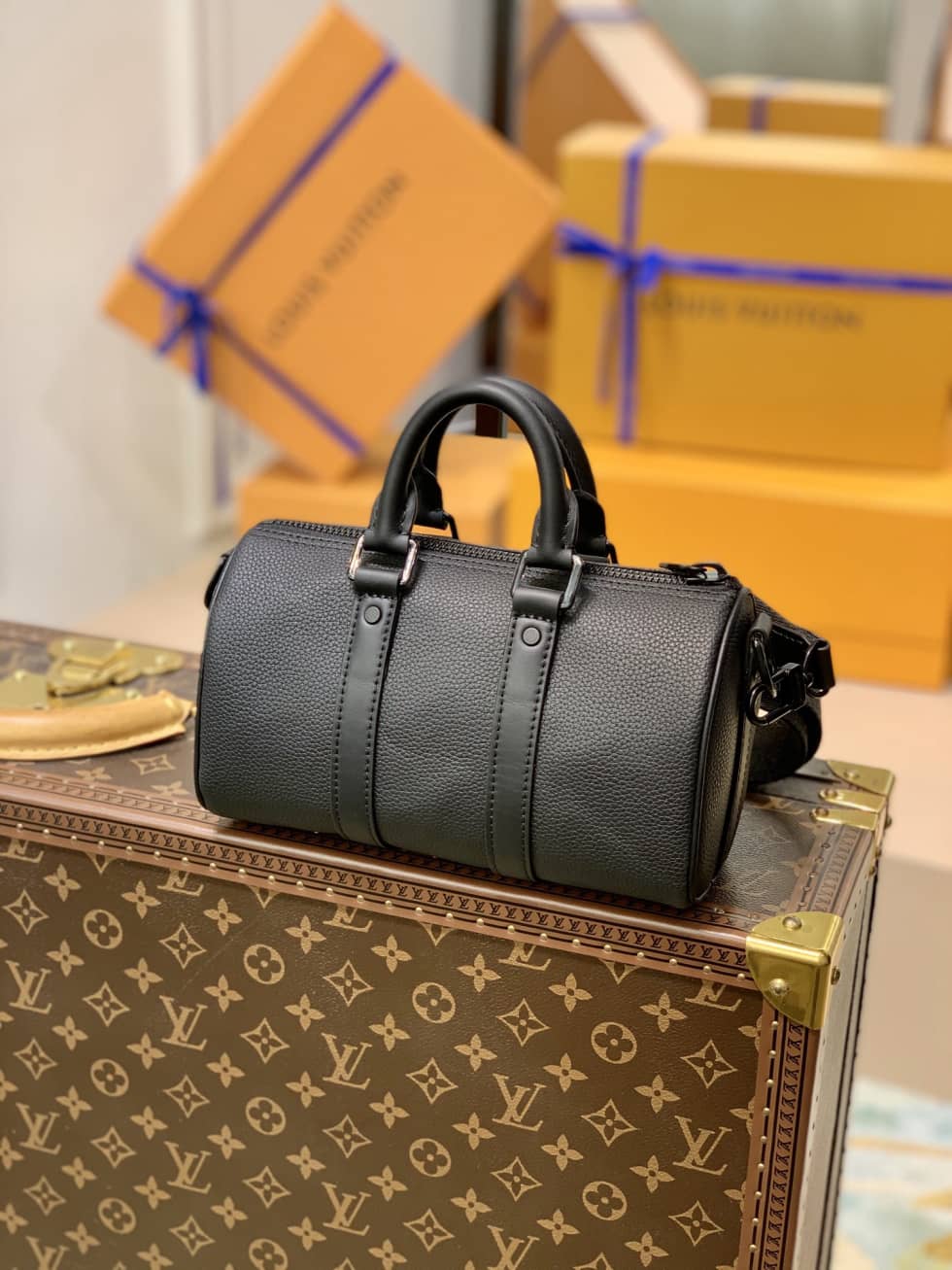 Best Replica Louis Vuitton Keepall Nano Lychee Grain Cowhide Black M57083 Replica Shoulder Bag - Colareps