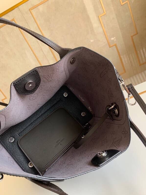Best Replica Louis Vuitton Mahina Hina PM Leather Tote Replica Black M54353 - Colareps