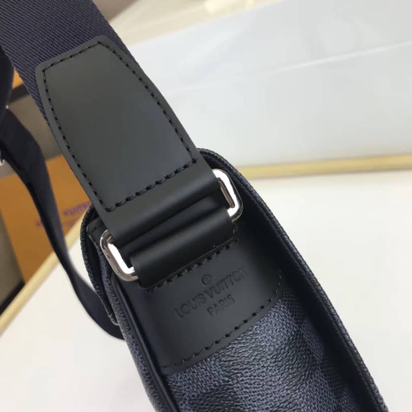 L0vis Vvtt0n District PM Replica Crossbody Bag N50005