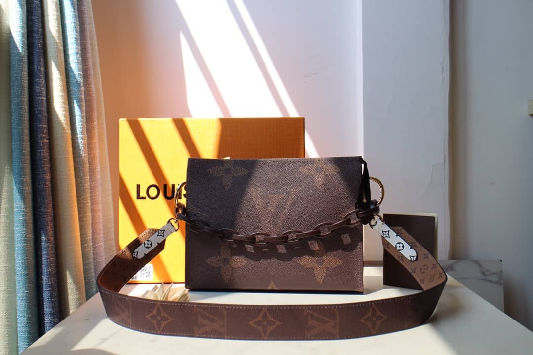 Best Replica Louis Vuitton Monogram Giant Toilet Pouch Crossbody Bag Replica M67692 - Colareps