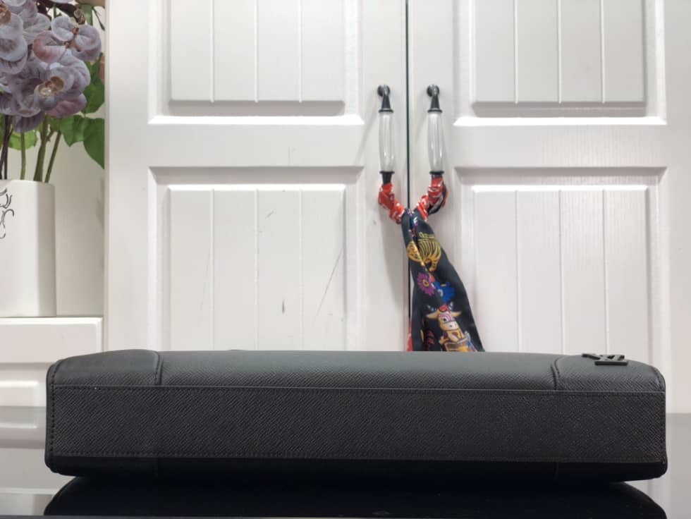 L0vis Vvtt0n Slim Briefcase M30810 Replica Mens Bag