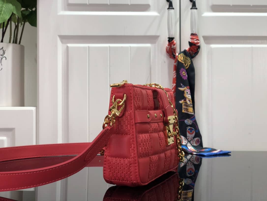 Best Replica Louis Vuitton Pochette Troca Replica Shoulder Bag Red M59046 - Colareps