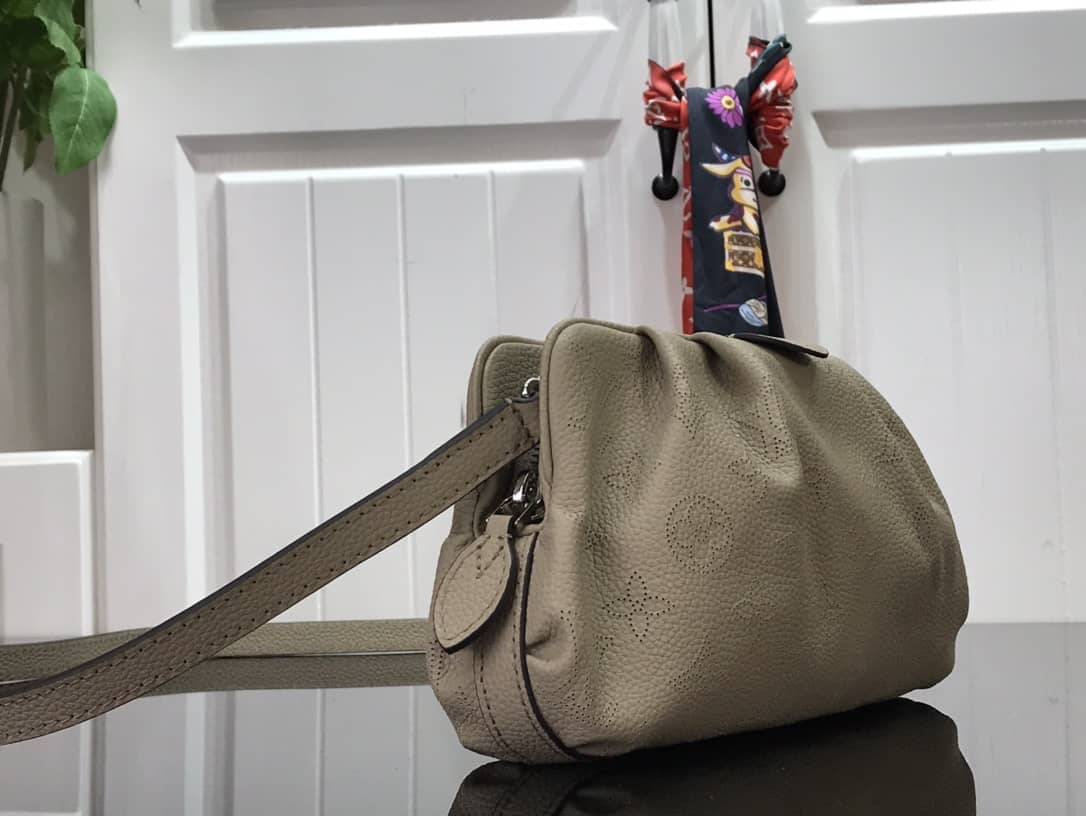 Best Replica Louis Vuitton Scala Mini Replica Pouch Gray M80092 - Colareps