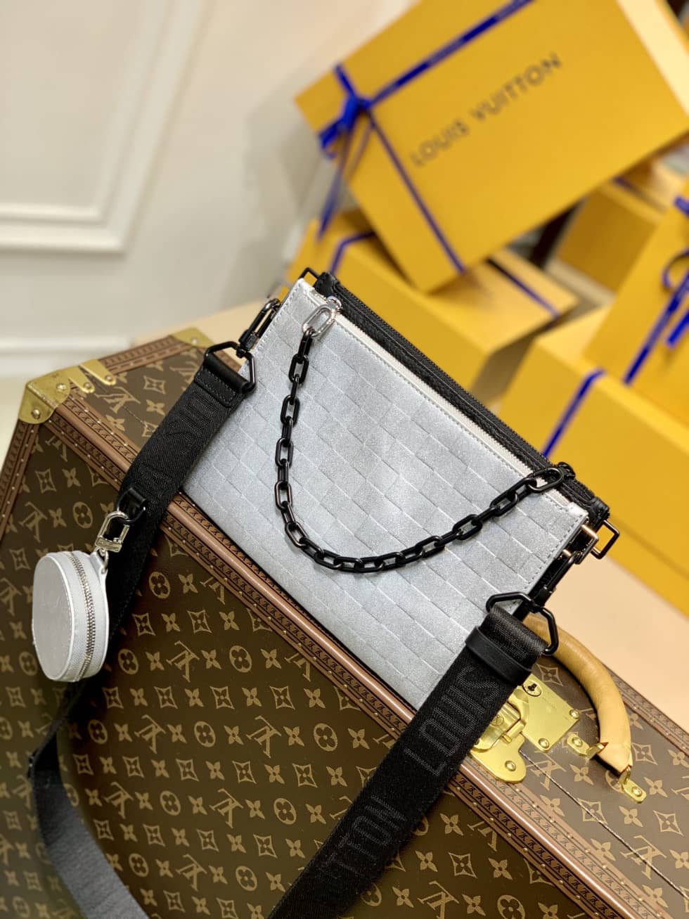 Best Replica Louis Vuitton Trio Pouch Glitter Silver M59682 Replica - Colareps