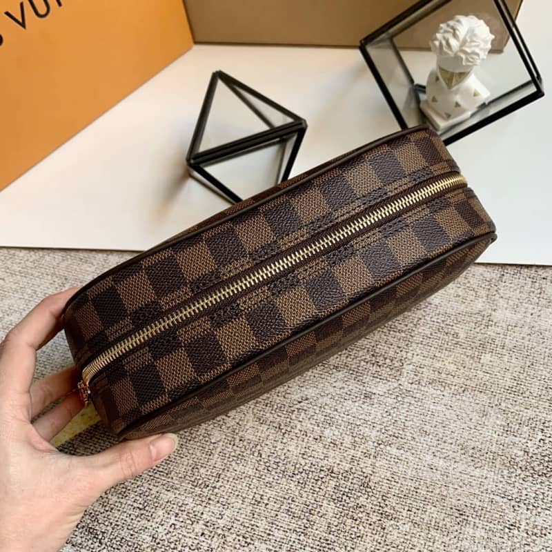 Best Replica Louis Vuitton Damier Ebene Canvas King Size Toiletry Bag Replica N47527 - Colareps