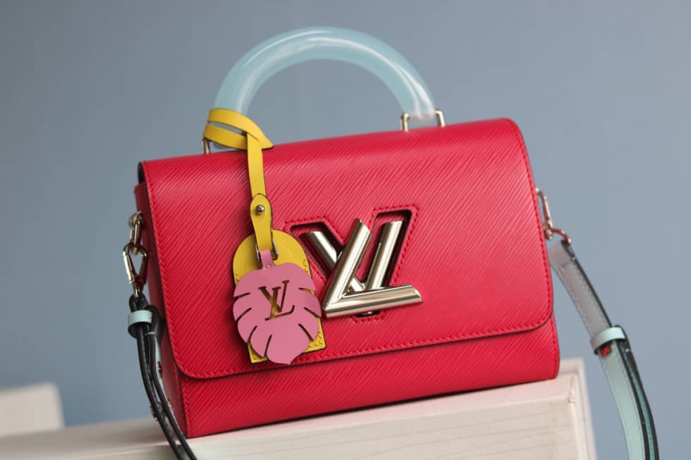 Best Replica Louis Vuitton Epi Twist PM Chain Red M50332 Replica Crossbody Bag - Colareps