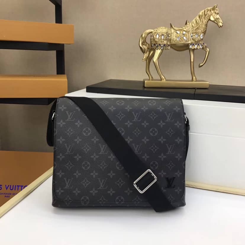 L0vis Vvtt0n District MM Monogram Replica Messenger Bag M44001